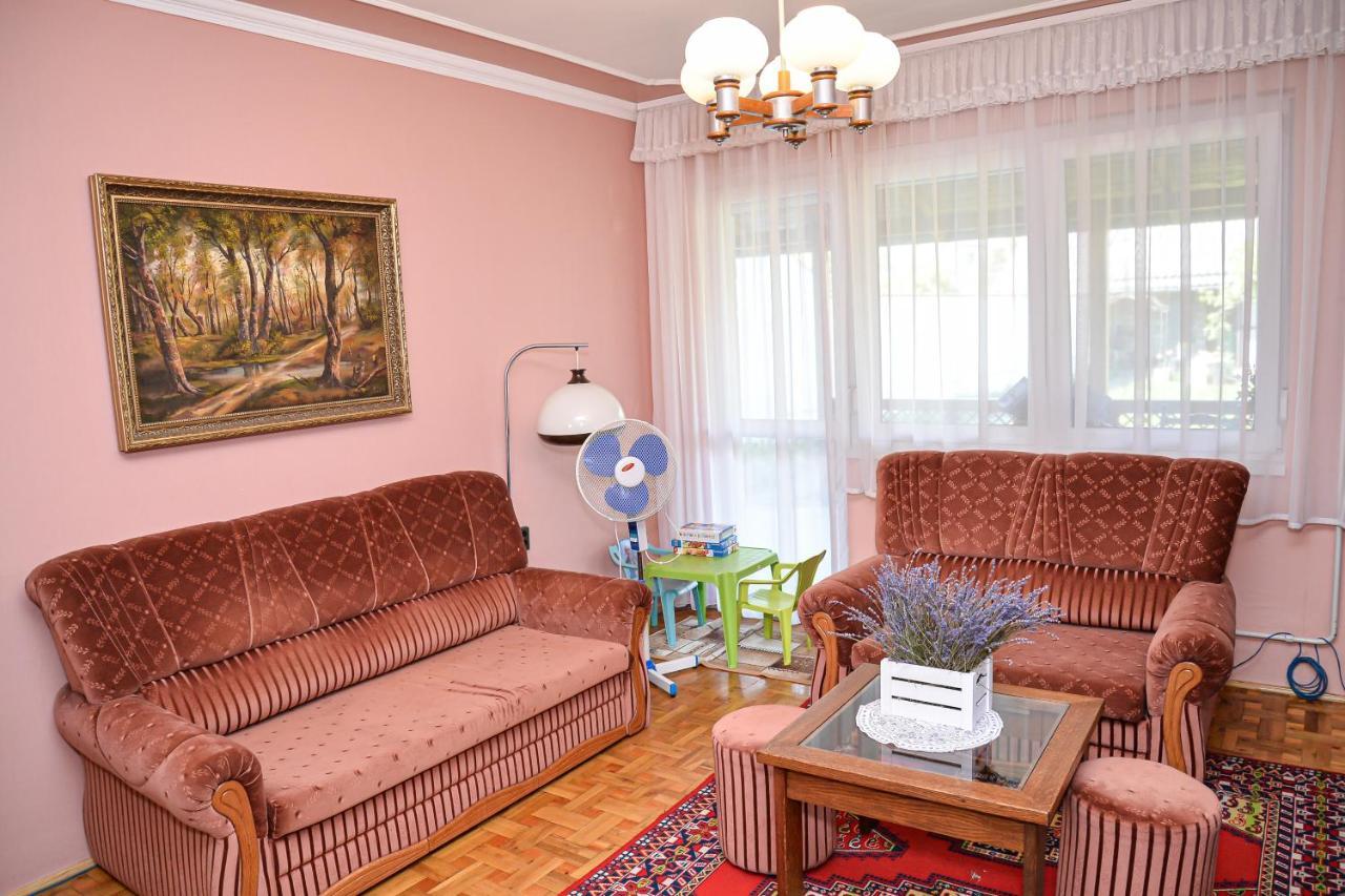 Lilla Vendégház Hajdúszoboszló Esterno foto