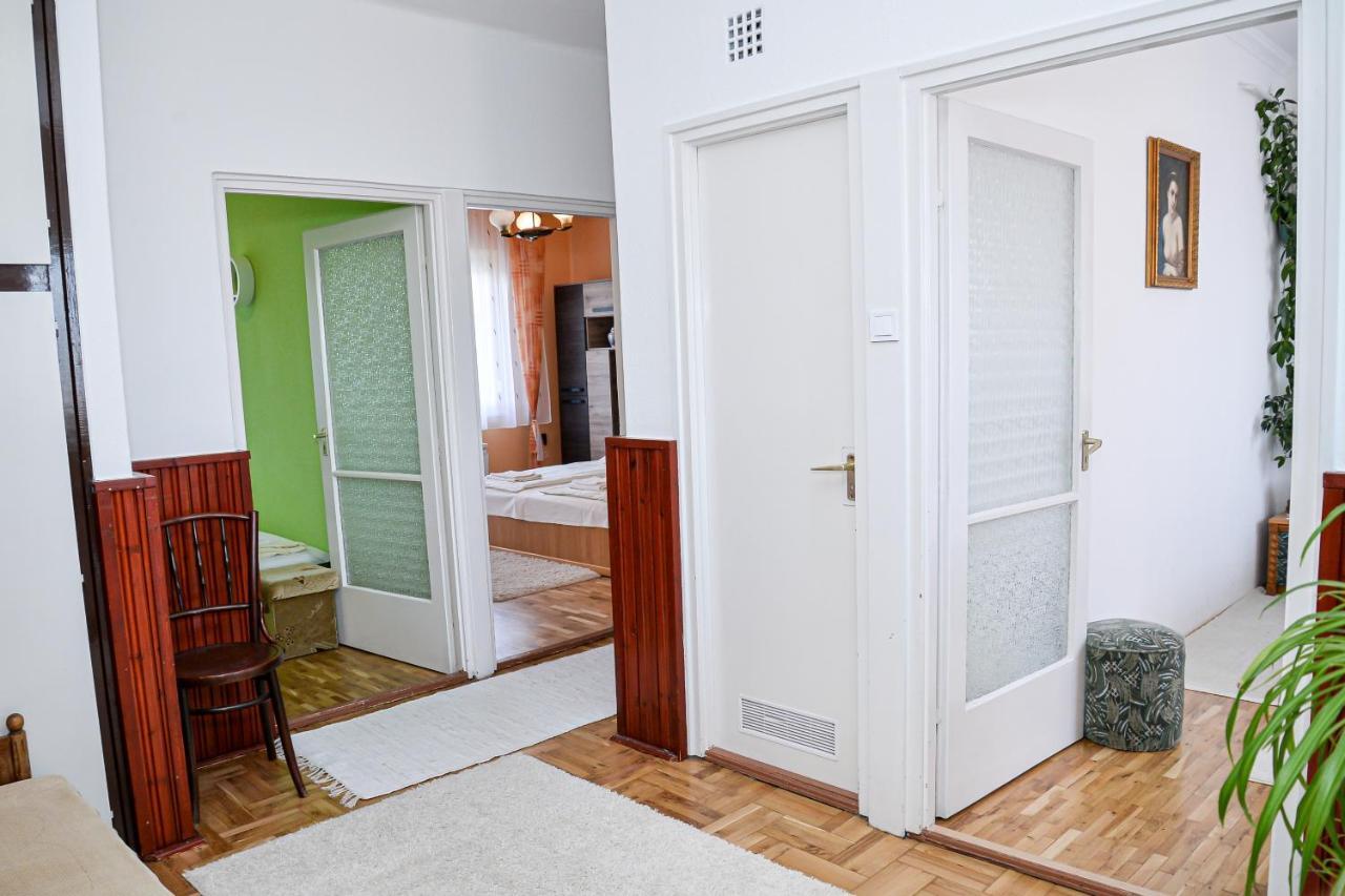 Lilla Vendégház Hajdúszoboszló Esterno foto
